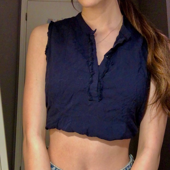 Tommy Hilfiger Blouse
Navy, Great condition, Barely Worn - Picture 2 of 4